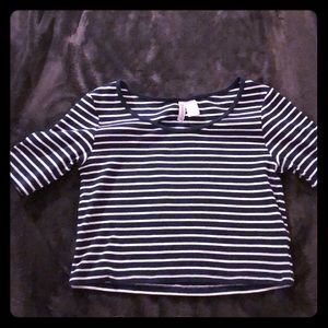 H&M Divided crop top